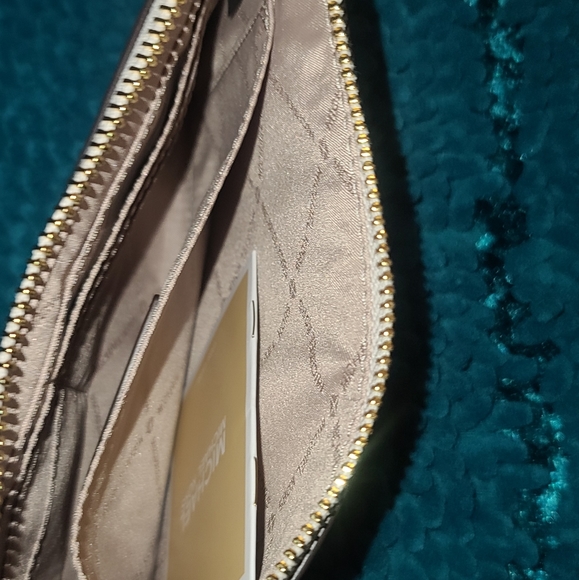 Michael Kors Wristlet - Picture 10 of 10